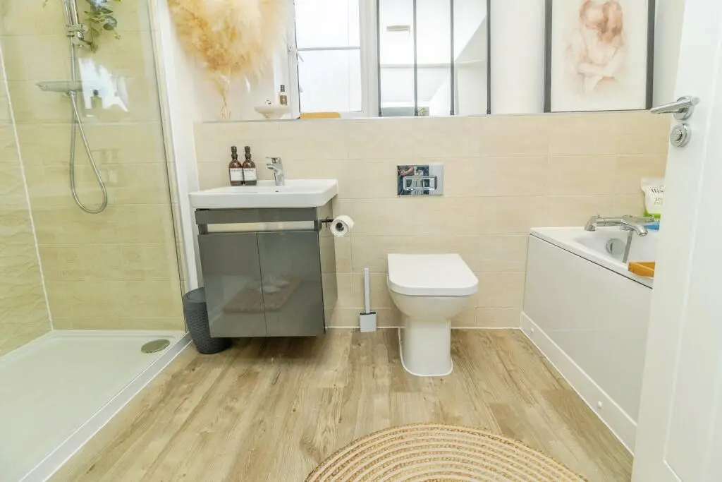 Contractor Accommodation Milton Keynes Bathroom